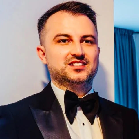Adrian Vuță, consultant credite